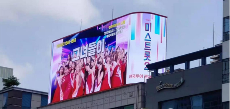 Indoor & Outdoor Advertising LED DisplayY3